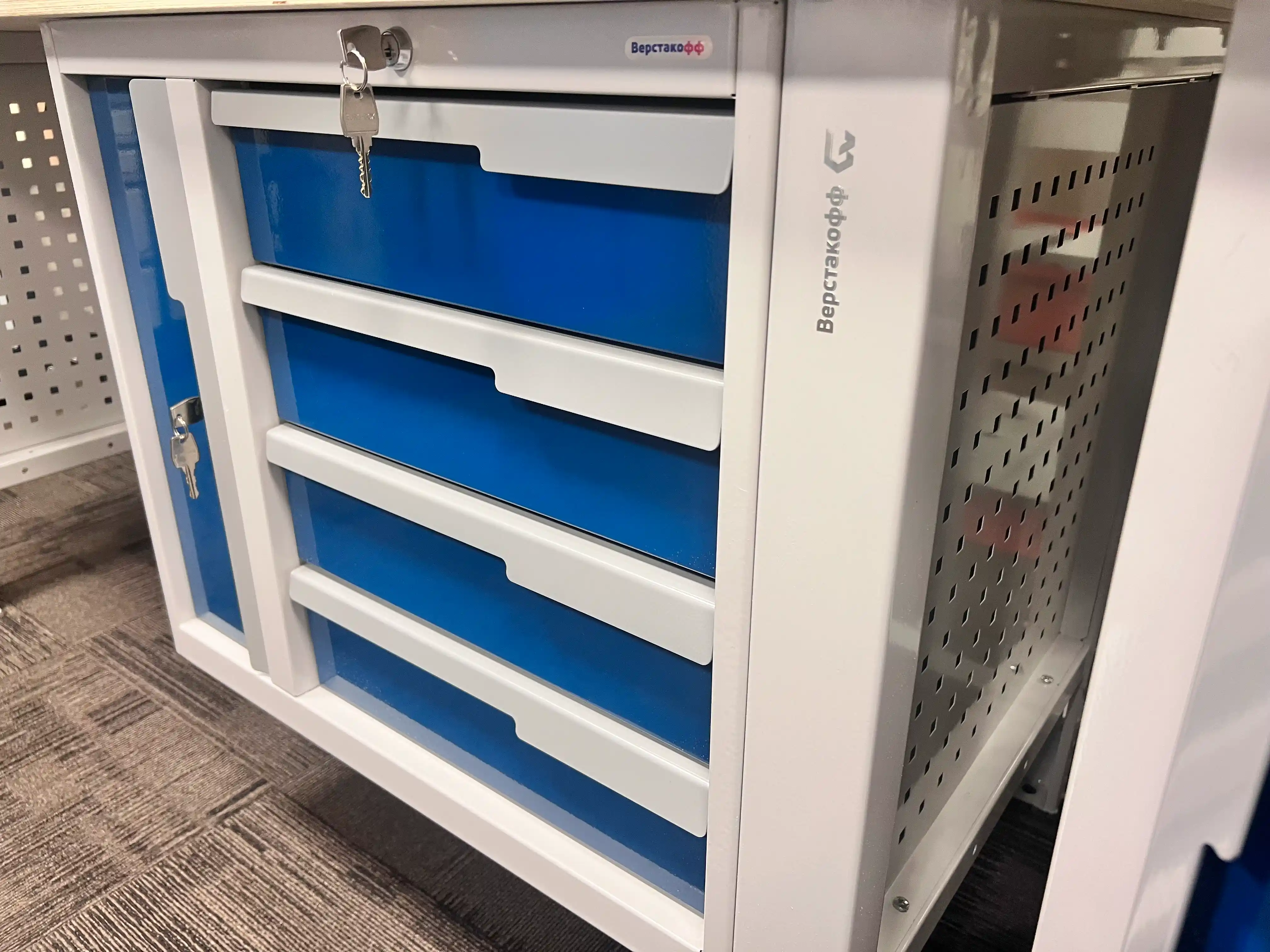 CTR 1402.S7L6.4-1 Верстак слесарный 1670x1393x743 мм