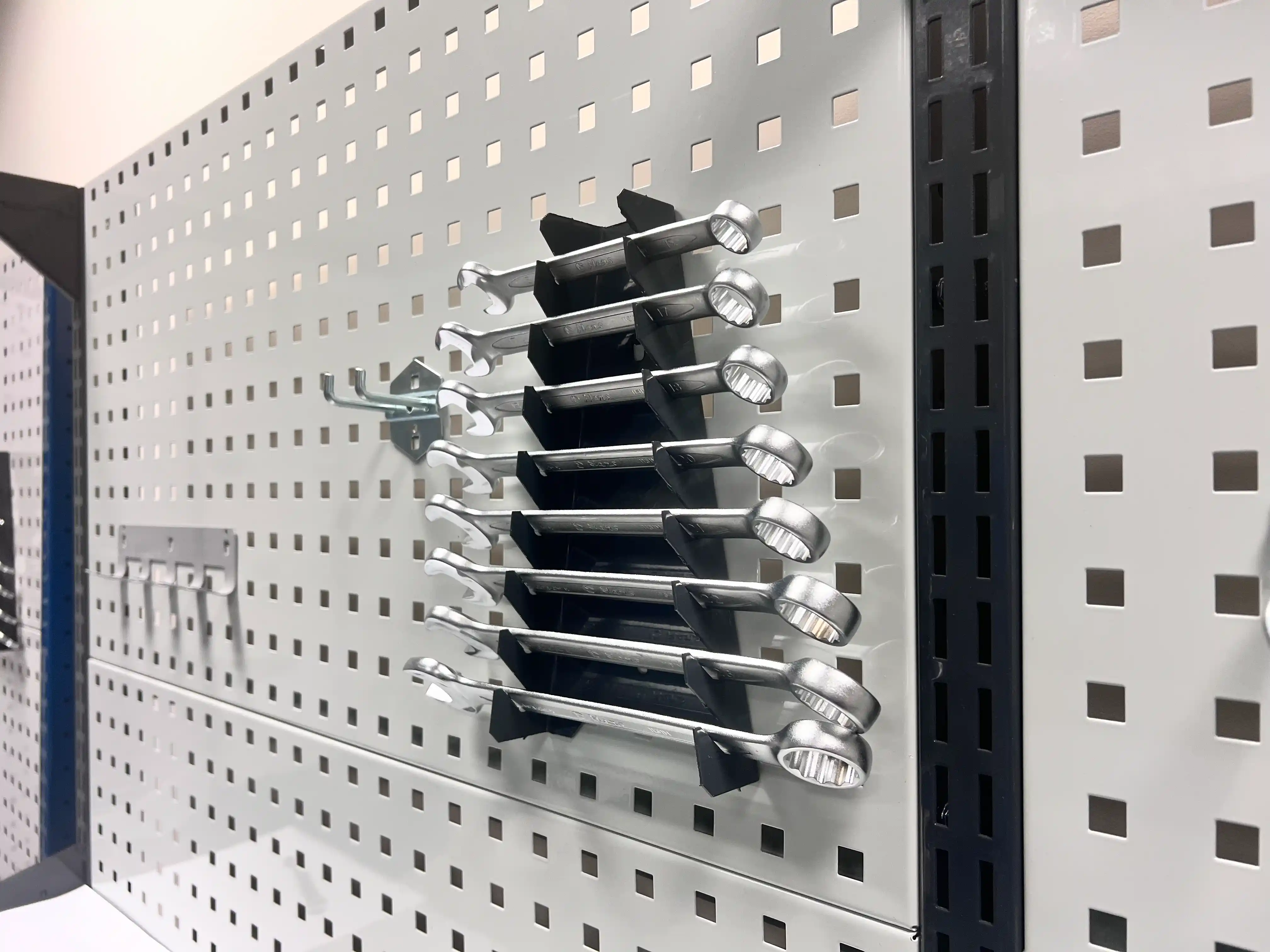 CTR 2232.S4L4M4.4-2 Верстак слесарный 2165x2193x743 мм